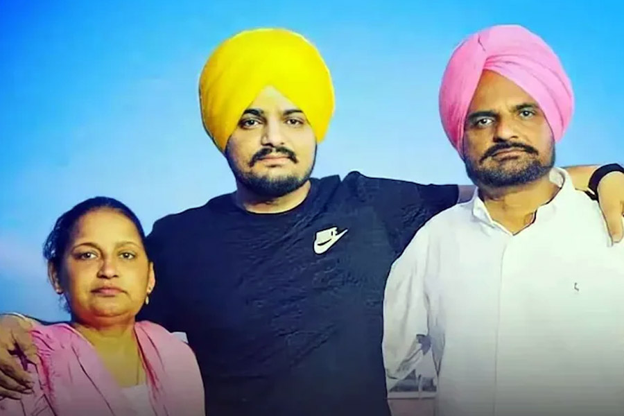 Sidhu Moosewala\\\\\\\\\\\\\\\'s Father Clarifies On \\\\\\\\\\\\\\\'Pregnancy Rumours\\\\\\\\\\\\\\\' About Late Singer\\\\\\\\\\\\\\\'s Mother