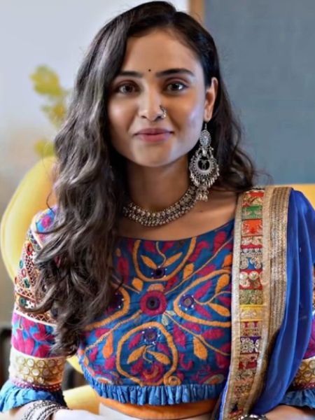 Know who is Ajay's on-screen daughter 'Shaitaan' actress Janki Bodiwala dgtl