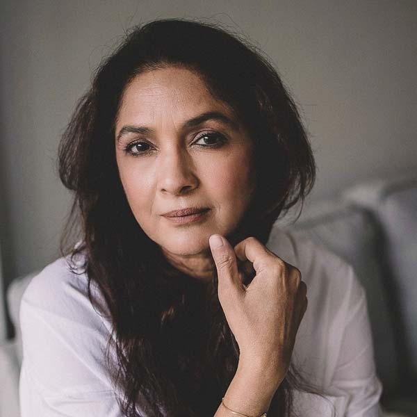 The bollywood film Jaane Bhi Do Yaaro had low budget, camera was stolen from set, actress wore her own clothes