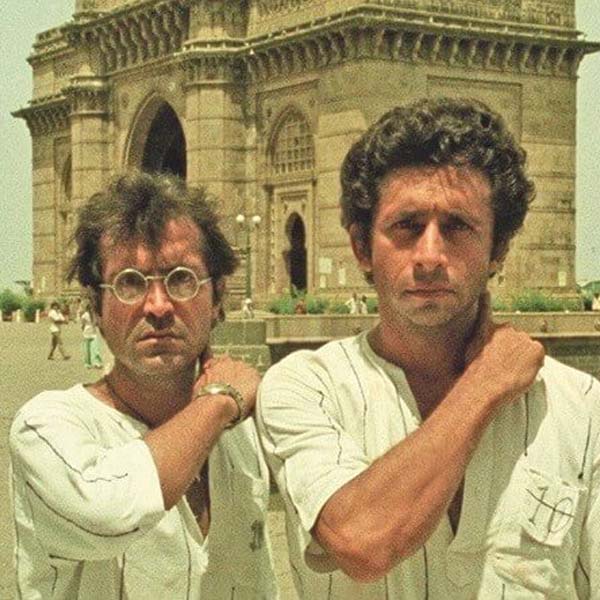 The bollywood film Jaane Bhi Do Yaaro had low budget, camera was stolen from set, actress wore her own clothes