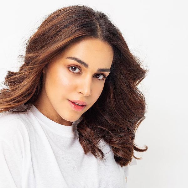 দিল্লি থেকে গণজ্ঞাপন নিয়ে স্নাতকোত্তর ডিগ্রি অর্জন করে মডেলিংয়ের দিকে ঝুঁকে পড়েন নাইলা। মডেলিং নিয়ে কেরিয়ার গড়ে তুলবেন বলে দিল্লি থেকে পাড়ি দেন মুম্বই শহরে। 