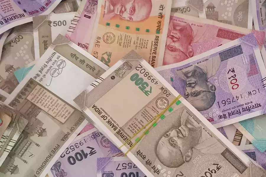 ২০১৯ সাল থেকে কেন্দ্রীয় তদন্তকারী সংস্থা ইডি অর্থ তছরুপ প্রতিরোধ আইন (পিএমএলএ) আইন ভাঙার অভিযোগে সান্তিয়াগোর সংস্থার বিরুদ্ধে তদন্ত শুরু করে। সংস্থাটির কোয়েম্বাত্তূর এবং চেন্নাই দফতরে তল্লাশিও চালানো হয়। ইডির তরফে দাবি করা হয় যে, ২০১৪ থেকে ২০১৭ সালের মধ্যে অনৈতিক ভাবে ৪০০ কোটি টাকা বাজার থেকে তুলেছে সান্তিয়াগোর সংস্থা।