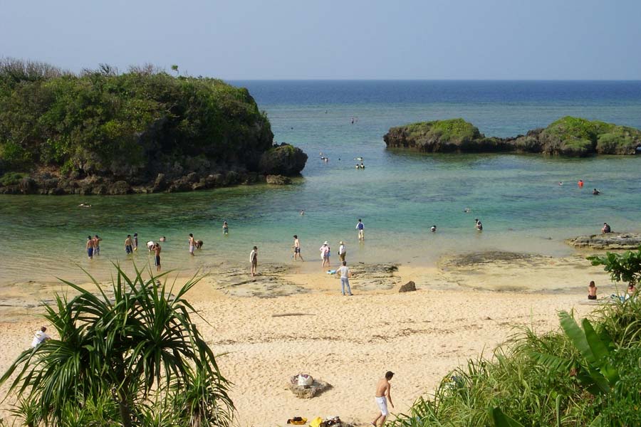 ২০০৬ সালের রিপোর্ট অনুযায়ী সারা বছরে প্রায় চার লক্ষ পর্যটক ঘুরতে যান ইরিয়োমোতে দ্বীপে। দ্বীপের ভিতর দিয়ে বয়ে চলেছে উরাচি নদী। সেখানেই কায়াকিং করতে পারেন পর্যটকেরা।