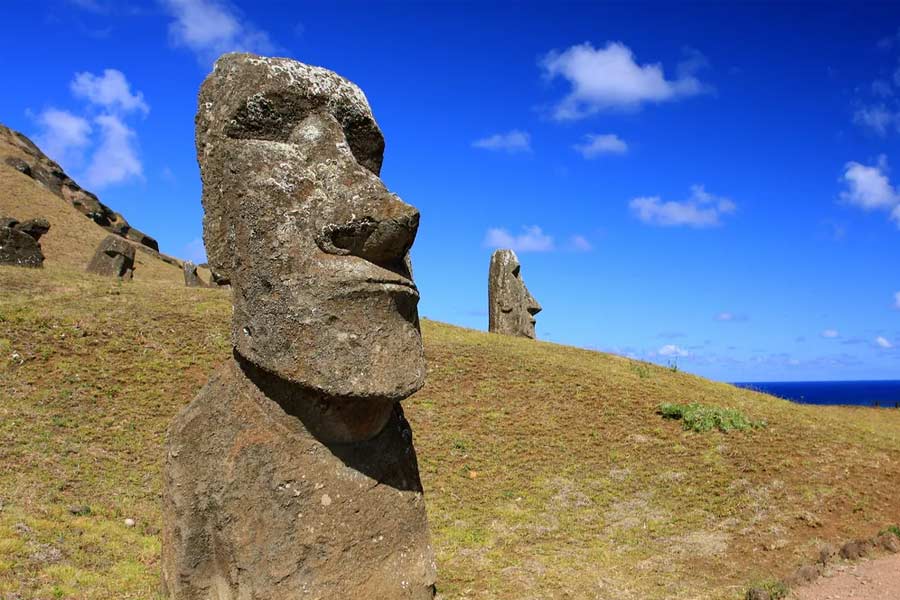খ্রিস্টানদের বিশেষ পর্ব ‘ইস্টার সানডে’র দিন নতুন দ্বীপের সন্ধান পেয়েছিলেন বলে দ্বীপের ওই নামকরণ করেন জ্যাকব।