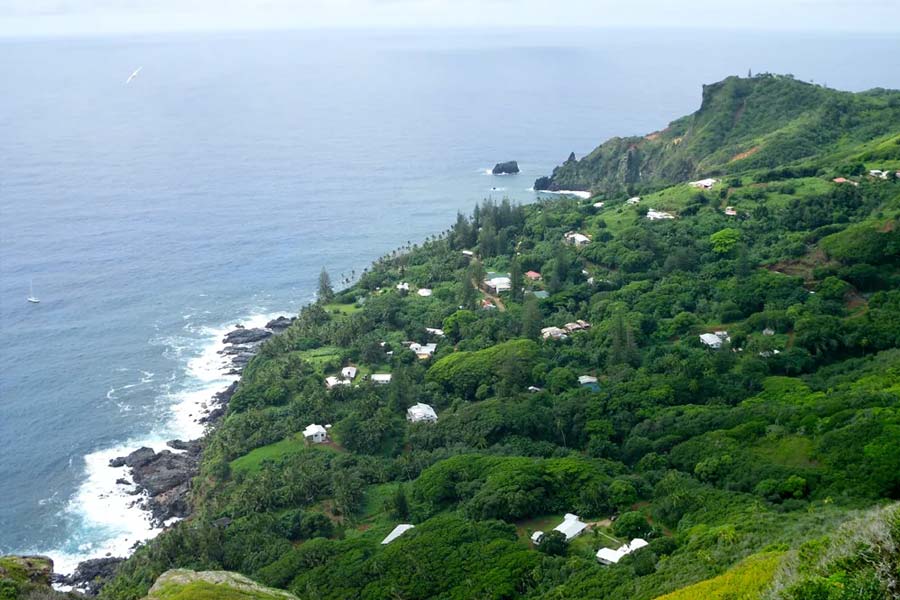 Know about the Pitcairn Island, the isolated volcanic island of Southern Pacific ocean