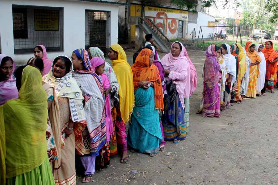 LS Poll in peak of summer Poll season got longer and hotter since 2004