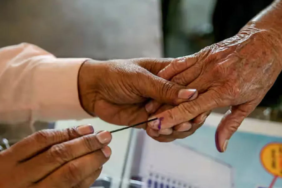 LS Poll in peak of summer Poll season got longer and hotter since 2004