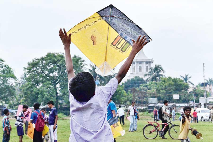 LS Poll in peak of summer Poll season got longer and hotter since 2004