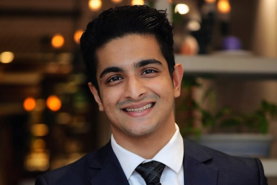 ফিটনেস থেকে জীবন দর্শন, নানা ধরনের বিষয় নিয়ে বিশিষ্ট লোকজনের সাক্ষাৎকার নিয়ে ভিডিয়ো তৈরি করেন রণবীর আল্লাহবাদিয়া। ইউটিউব মাধ্যমে জনপ্রিয়তা রয়েছে তাঁরও।