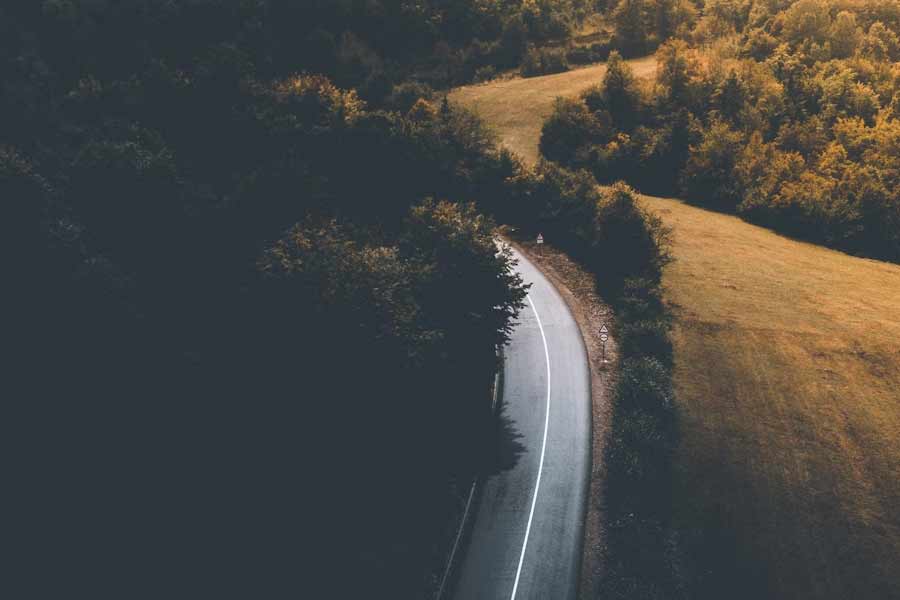 স্থানীয়দের দাবি, কিঙ্গল রোডে যাঁরা মারা গিয়েছেন তাঁদের ‘আত্মা’ সেখানেই ঘোরাফেরা করে। সন্ধ্যার পর তাঁদের চিৎকারই শোনা যায় রাস্তার ধারে।