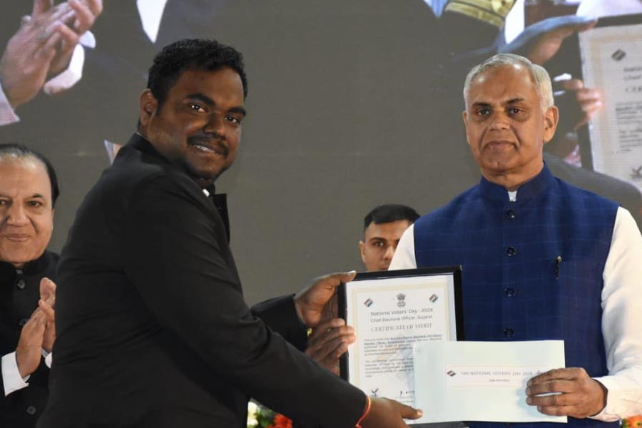 All you need to know about IAS officer, who used to be a cycle mechanic