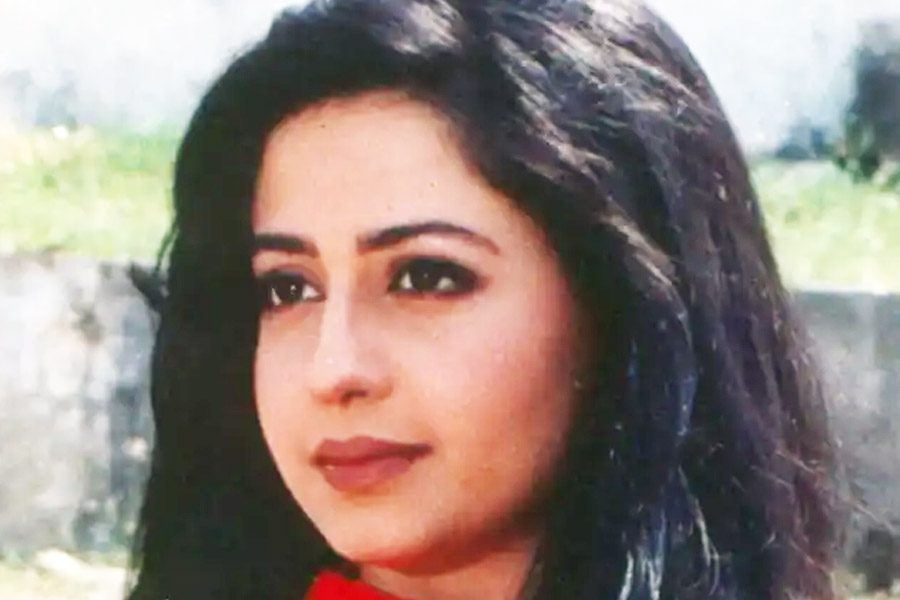 হিন্দি ছবির পাশাপাশি দক্ষিণী ফিল্মজগতেও পা রাখেন প্রিয়া। মোহন বাবু, অজিত কুমার এবং মামুথির মতো অভিনেতার সঙ্গে অভিনয়ের সুযোগ পান প্রিয়া।