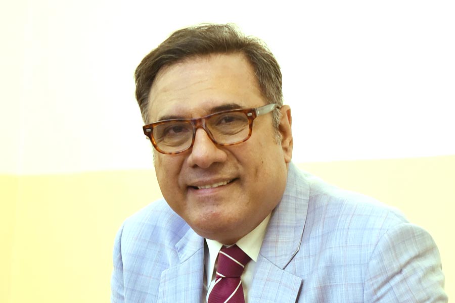 Boman Irani to make directorial debut with the film The Mehta Boys