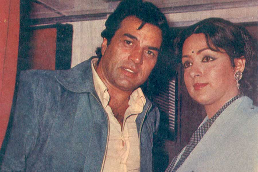 বলিপাড়ায় কানাঘুষো শোনা যায়, ‘দ্য বার্নিং ট্রেন’ ছবিটি বক্স অফিসে ব্যর্থ হওয়ার কারণ এই ছবির দৈর্ঘ্য। ছবিনির্মাতারাও নাকি এই কথা স্বীকার করেছিলেন।