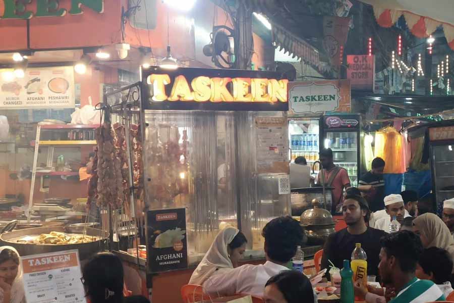 Top street foods you have to try at Zakaria street during Ramadan month