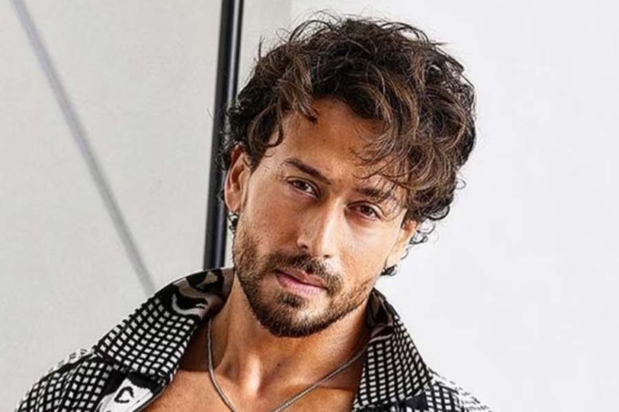 Tiger shroff buys a house worth rupees 7.5 crore in pune but leases it immediately