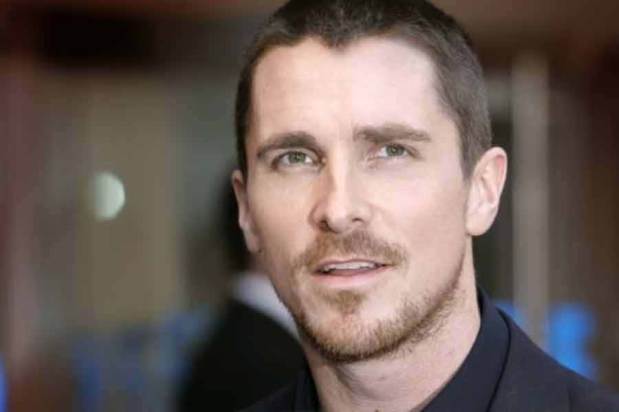 ‘ব্যাটম্যান বিগিন্‌স’-এর পর ‘দ্য ডার্ক নাইট’ এবং ‘দ্য ডার্ক নাইট রাইসেস’ ছবিতে ব্যাটম্যানের চরিত্রে অভিনয় করেন ক্রিস্টিয়ান। পরবর্তী ডিসি কমিক্সের ছবিতে ব্যাটম্যান চরিত্রের জন্য বেছে নেওয়া হয় হলি অভিনেতা বেন অ্যাফলেককে।