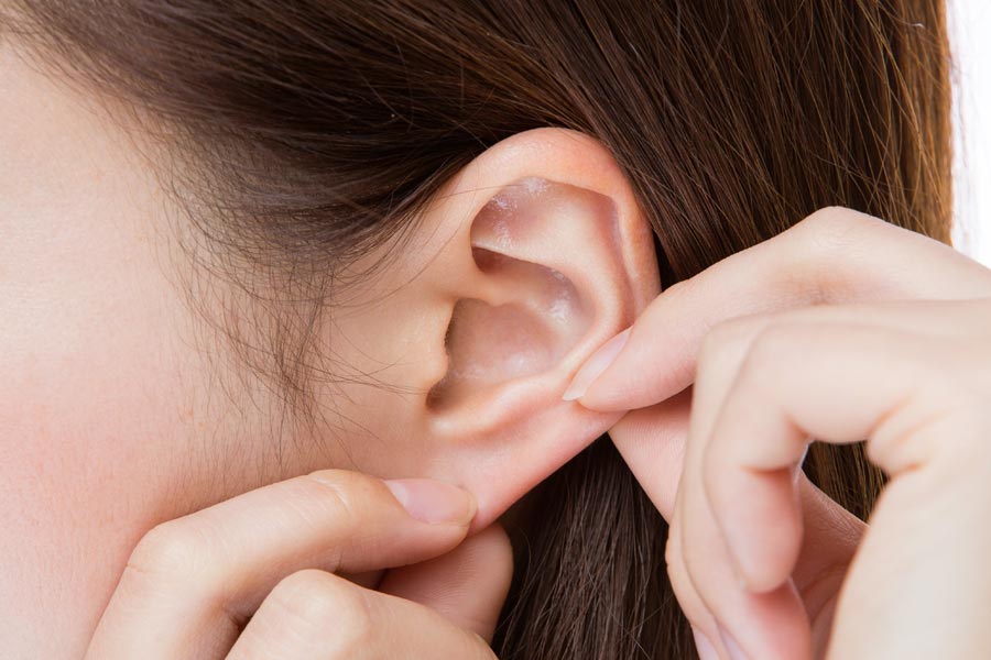 কানের যত্ন নিন।