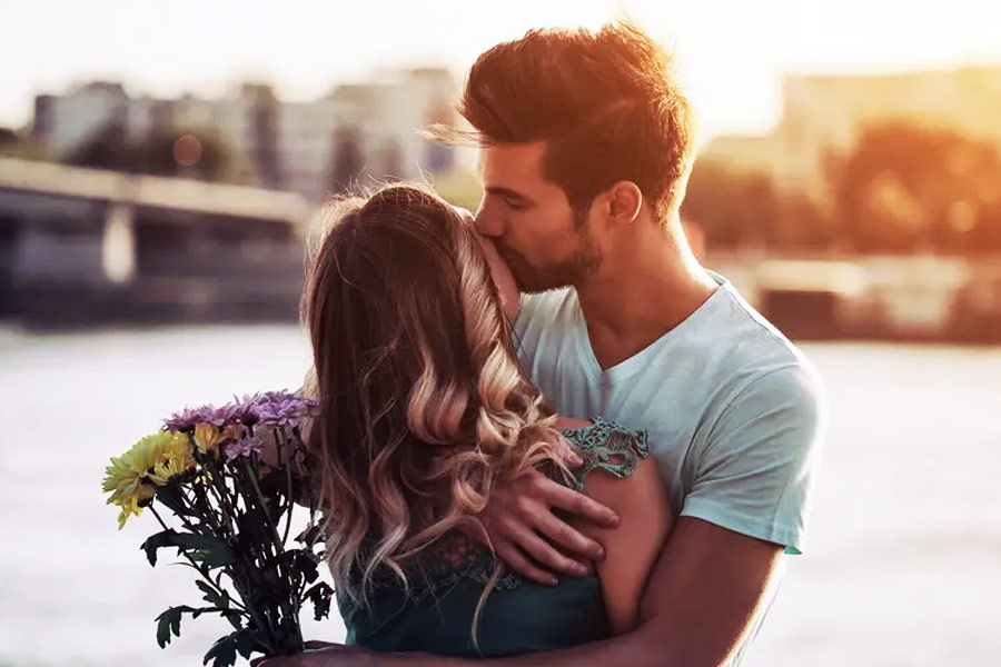 American Woman goes on holiday with Boyfriend, falls in love with another person and marries