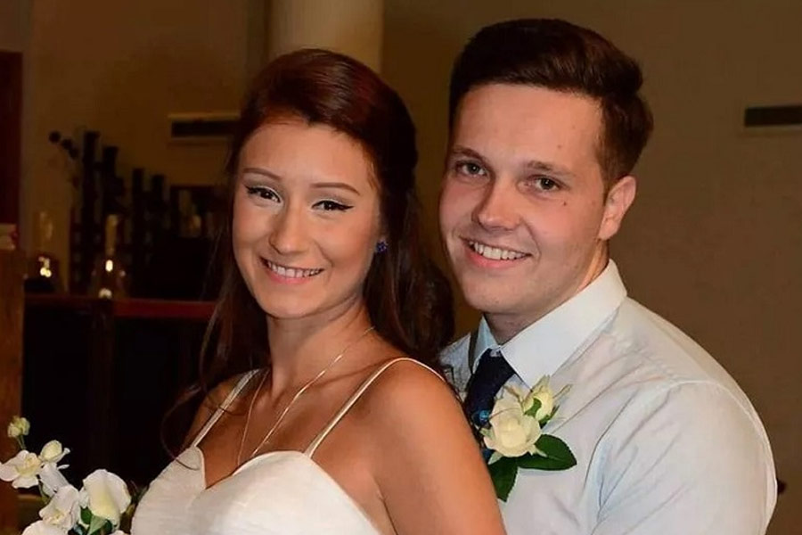 American Woman goes on holiday with Boyfriend, falls in love with another person and marries