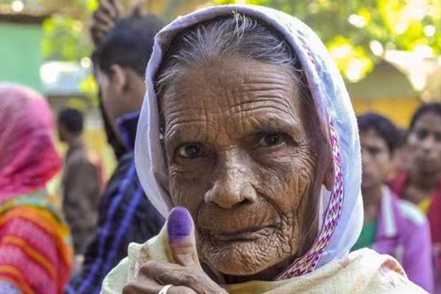 People can vote from home in lok Sabha 2024, who can vote