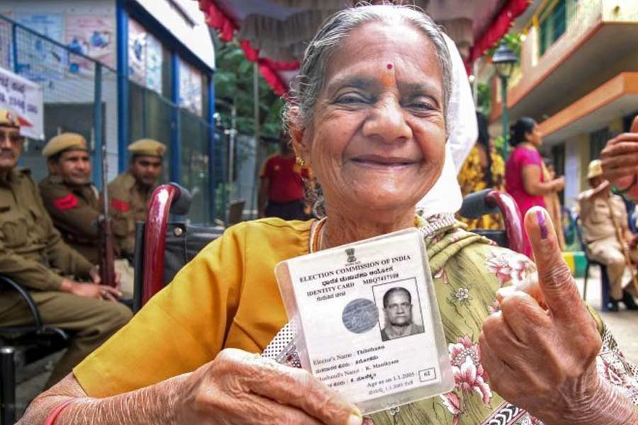 People can vote from home in lok Sabha 2024, who can vote