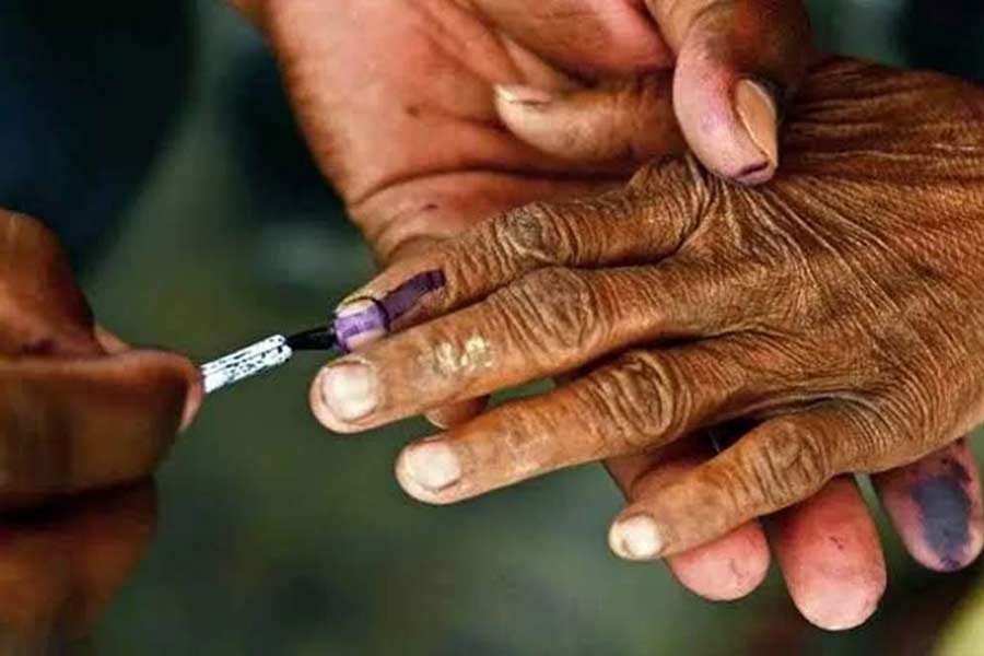 People can vote from home in lok Sabha 2024, who can vote