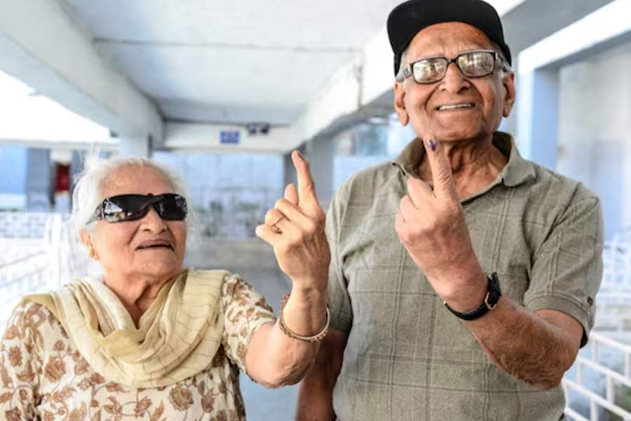 People can vote from home in lok Sabha 2024, who can vote