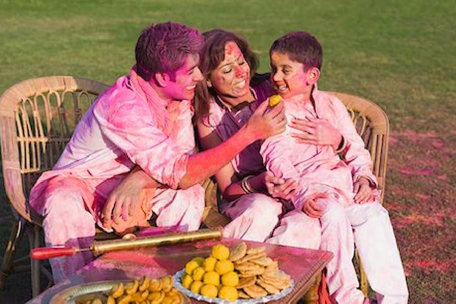 Tips and tricks to enjoy Holi recipes without adding extra kilos