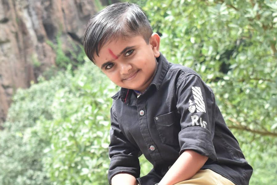 খর্বকায় হওয়ার কারণে পেশাগত জগতেও একাধিক বাধা, চ্যালেঞ্জের মুখোমুখি হয়েছেন গণেশ। বৈষম্যের শিকার হয়েছেন। তাঁর যোগ্যতা নিয়ে প্রশ্ন তুলেছেন অনেকে। সব কিছুর মোকাবিলা করেছেন গণেশ।