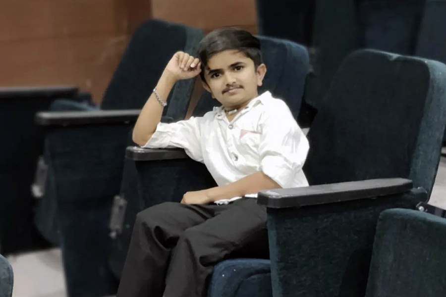 গণেশের সঙ্গেই মামলা করেছিলেন আরও দুই প্রার্থী। তাঁরাও বিশেষ ভাবে সক্ষম। গুজরাত হাই কোর্টে মামলা হেরে যান গণেশরা। তার পর দ্বারস্থ হন সুপ্রিম কোর্টের।