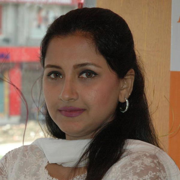 সিদ্ধান্তের সঙ্গে বিচ্ছেদের তিন বছর পর ২০০৭ সালে প্রবাল বসুর সঙ্গে গাঁটছড়া বাঁধেন রচনা। পুত্রসন্তানের জন্ম দেন অভিনেত্রী। টলিপাড়া সূত্রে খবর, দু’জনের সম্পর্কের বনিবনা হয়নি। আলাদা থাকলেও এখনও বিবাহবিচ্ছিন্না নন অভিনেত্রী।