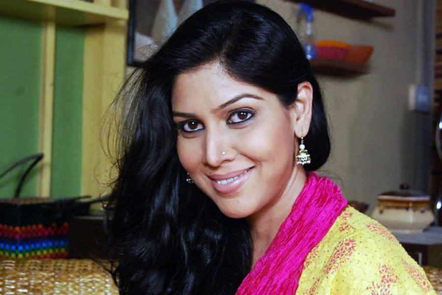 কলেজে থাকাকালীন নাটকের দলের সঙ্গে যুক্ত ছিলেন সাক্ষী। ইউপিএসসি পরীক্ষা দিয়ে আইএএস আধিকারিক হওয়ার স্বপ্ন দেখেছিলেন তিনি। পড়াশোনার পাশাপাশি উপার্জনের জন্য বিলাসবহুল হোটেলে কাজ করতেন তিনি।