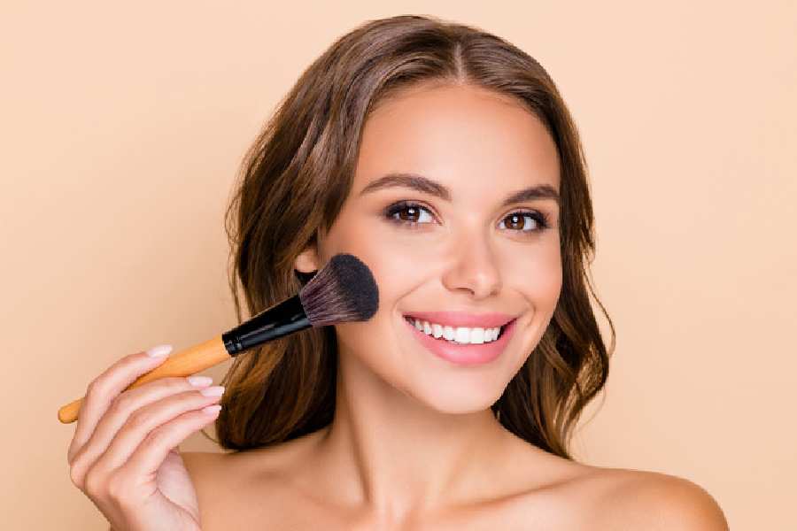 Blush application tips for different face shapes to enhance your features