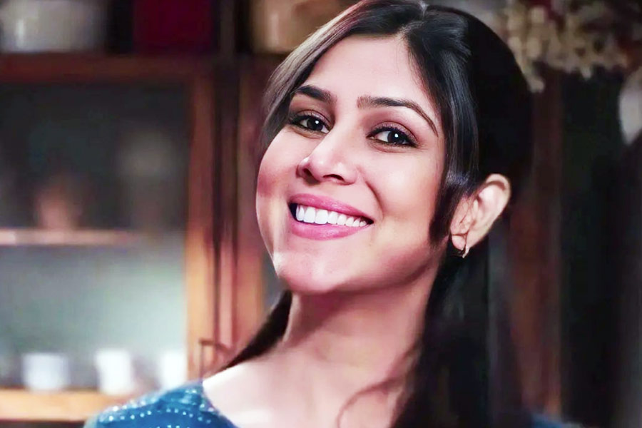 টেলিপাড়া সূত্রে খবর, হিন্দি ধারাবাহিকে প্রতিটি পর্বে অভিনয় করতে ৮০ হাজার টাকা থেকে দেড় লক্ষ টাকা পারিশ্রমিক নেন সাক্ষী।