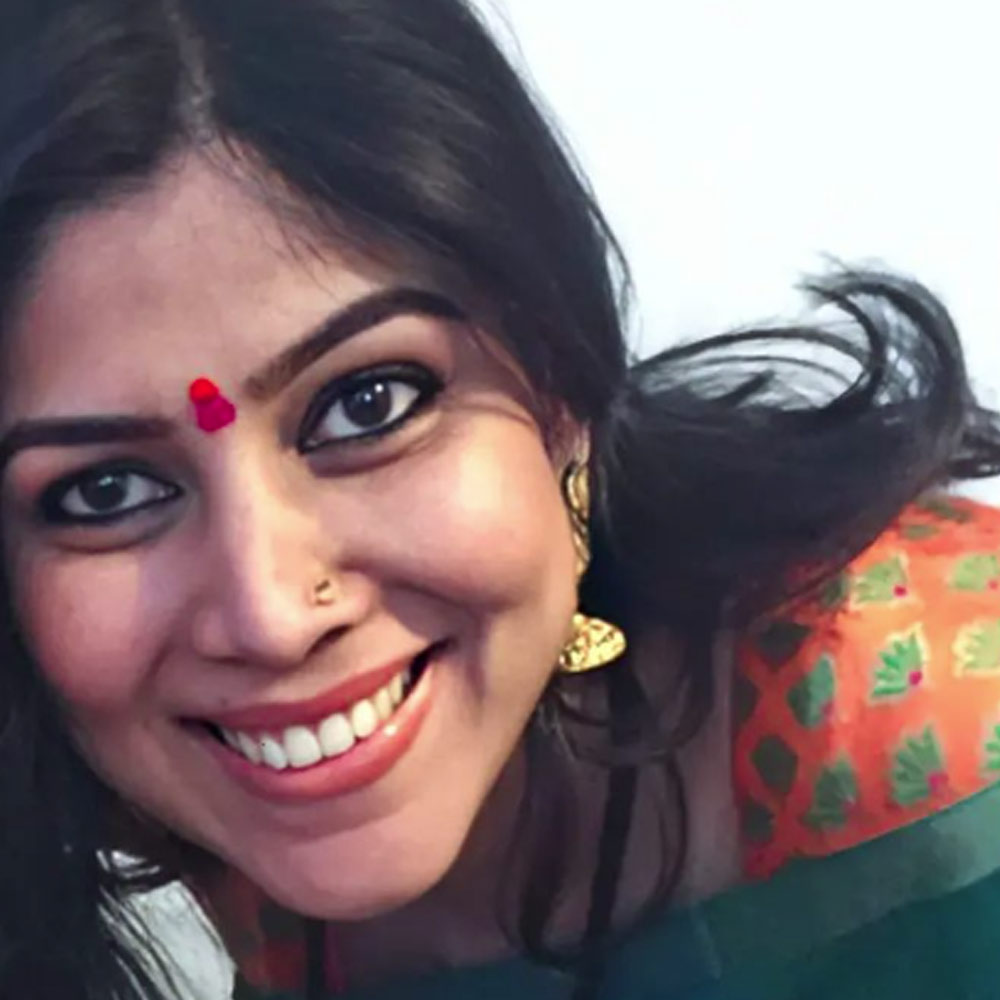 ২০০৬ সালে ‘ও রে মনভা’ নামের একটি হিন্দি ছবির মাধ্যমে বড় পর্দায় আত্মপ্রকাশ করেন সাক্ষী। কিন্তু অভিনেত্রীর কেরিয়ারের প্রথম ছবি বক্স অফিসে মুখ থুবড়ে পড়ে।