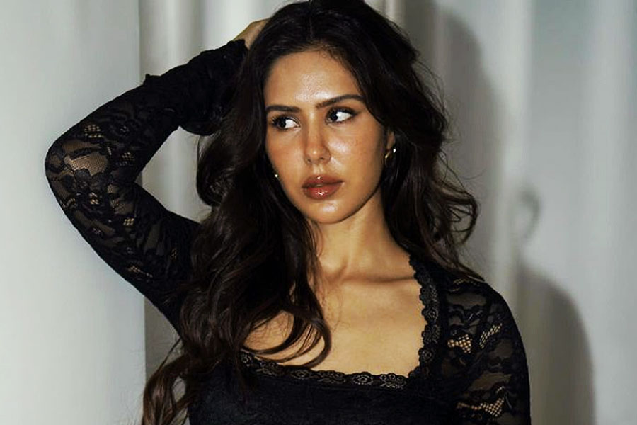 ২০১৯ সালে অমর কৌশিকের পরিচালনায় মুক্তি পায় ‘বালা’। এই ছবিতে মুখ্যচরিত্রে অভিনয় করেন আয়ুষ্মান খুরানা, ইয়ামি গৌতম এবং ভূমি পেডনেকর। এই ছবিতে একটি নাচের দৃশ্যে দেখা যায় সোনমকে।