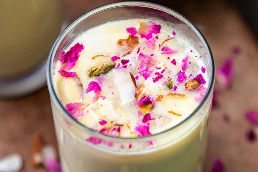 How to make Holi special thandai at home