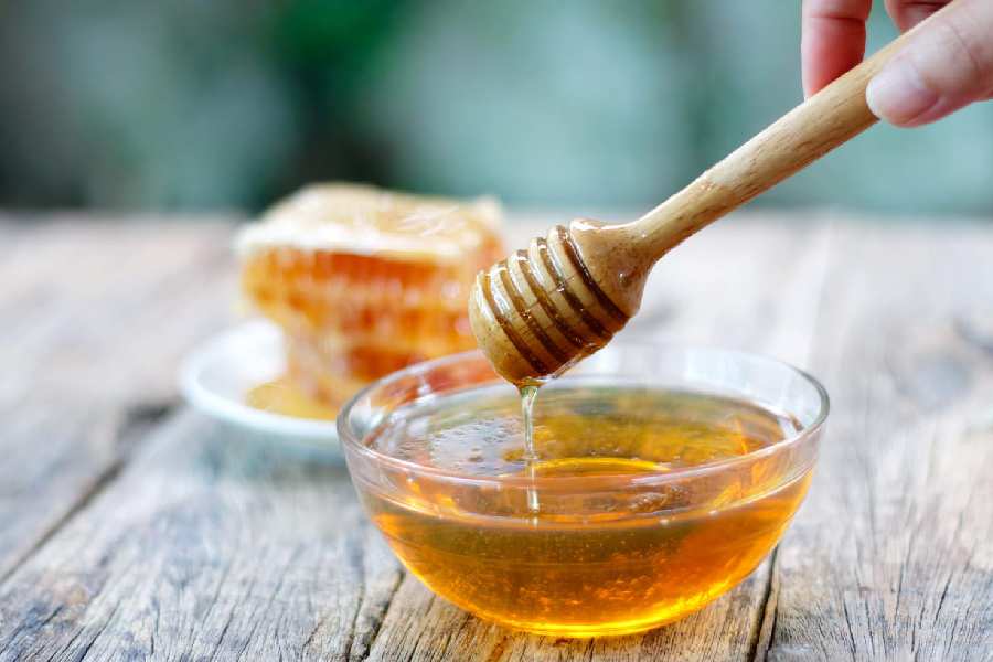Can a tea spoon of honey really help to relive seasonal allergies