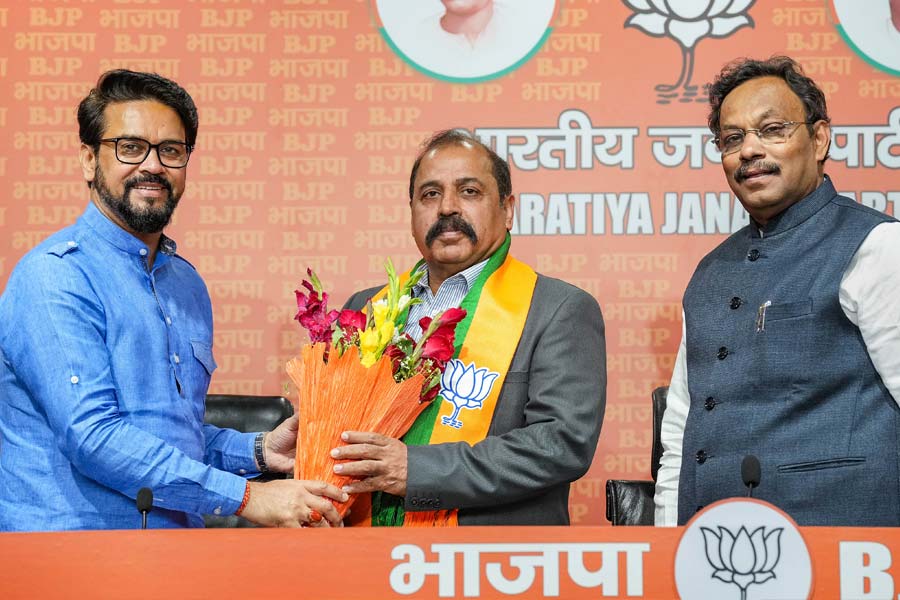 Former IAF chief RKS Bhadauria joins BJP ahead Lok Sabha Polls