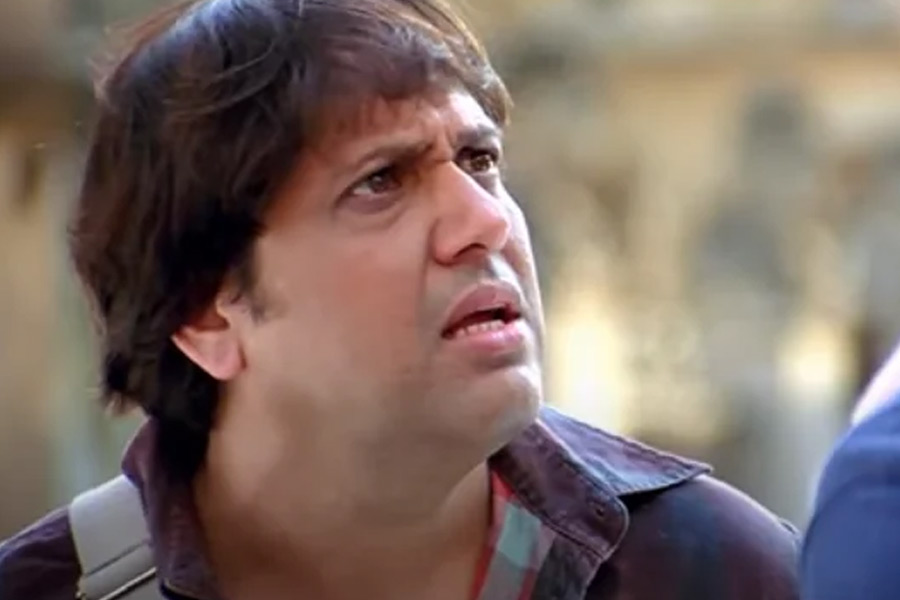 ‘ভাগম ভাগ’, ‘সালাম-এ-ইশক’, ‘পার্টনার’-এর মতো একাধিক হিন্দি ছবিতে অভিনয় করে আবার ‘কামব্যাক’ করতে চেয়েছিলেন গোবিন্দ। কিন্তু তেমন কাজ পাচ্ছিলেন না বলে কানাঘুষো শোনা যায়।