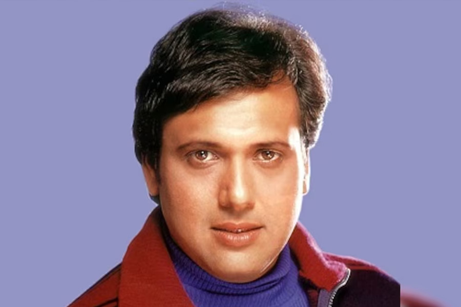 অভিনয়ের পাশাপাশি নাচের বিভিন্ন রিয়্যালিটি শোয়ে বিচারকের আসনেও দেখতে পাওয়া যেতে থাকে গোবিন্দকে। তবে ১৬ বছর পর তিনি যে ‘সন্ন্যাস জীবন’ ত্যাগ করবেন, সে কথা ভাবতে পারেননি অনেকেই।