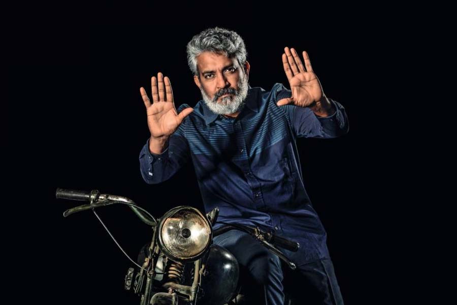 ‘বাহুবলী’ ফিল্ম সিরিজ়ের পরিচালনার দায়িত্বে ছিলেন এসএস রাজামৌলী। তবে ওয়েব সিরিজ় পরিচালনার দায়িত্ব পান কুণাল দেশমুখ।