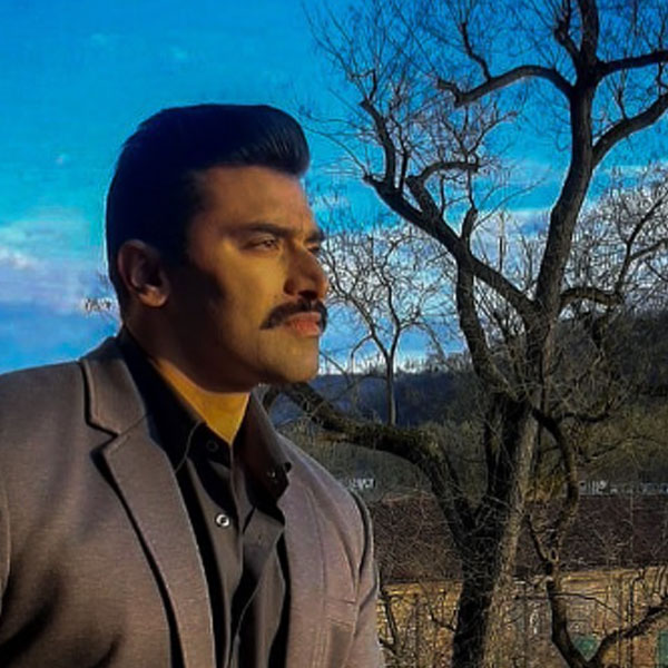 রাবণের চরিত্রে অভিনয় করা নিয়ে সম্প্রতি এক সাক্ষাৎকারে নিকিতিন বলেন, ‘‘সারা জীবনে এক বার এই ধরনের সুযোগ পাওয়া যায়। আমি সব সময় ‘লার্জার দ্যান লাইফ’ চরিত্রে অভিনয় করতে চেয়েছিলাম। আমার স্বপ্নপূরণ হয়েছে।’’