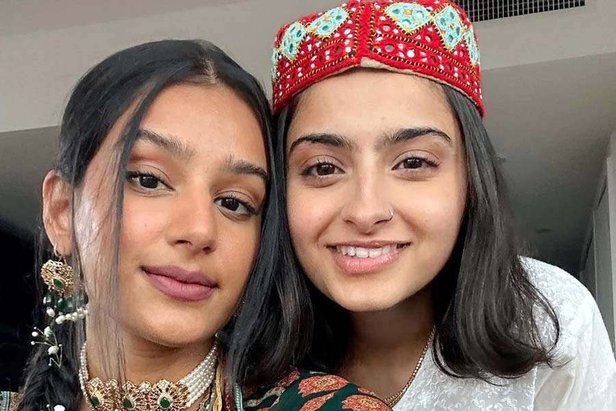 Same sex Influencers couple who are from India and Pakistan, Split weeks before wedding