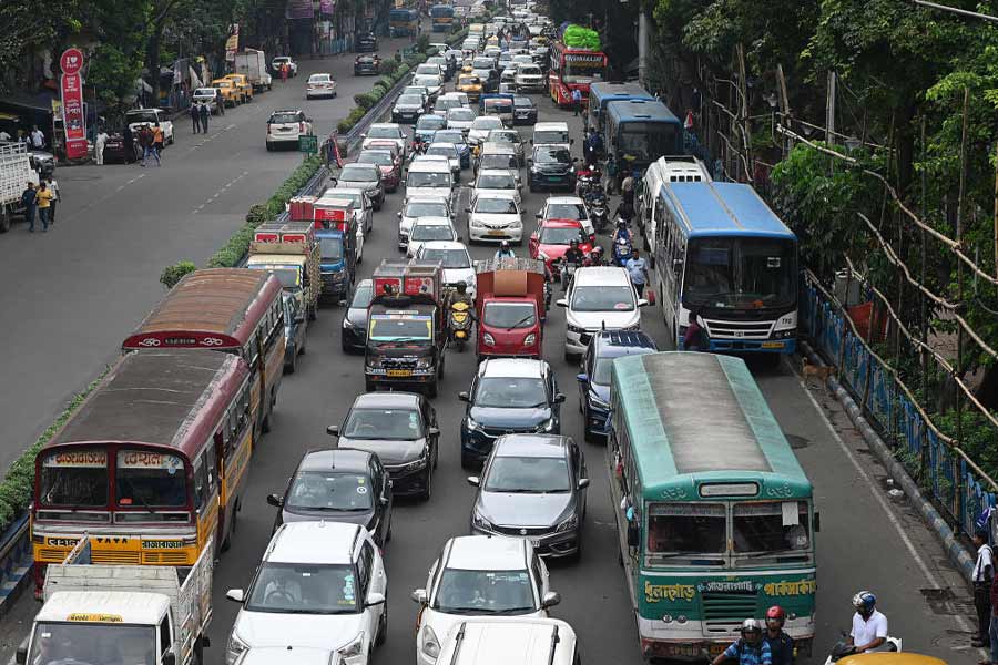 Transport department wants to increase the number of private vehicles in the state by dissolving the old committee and forming a new RTO board