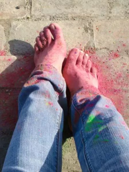 follow 5 easy tricks to remove holi color stains on denim and clothes dgtl