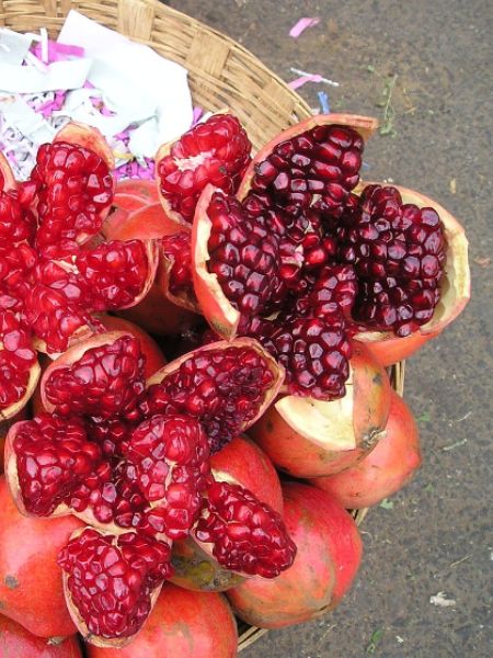 These tips will be useful in buying ripe pomegranate dgtl