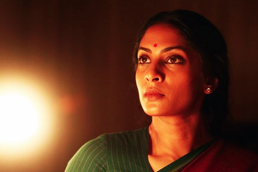 ২০০৬ সালে মুক্তিপ্রাপ্ত ‘থিমিরু’ নামের একটি তামিল ছবিতে অভিনয় করেন শ্রেয়া। এই ছবির প্রযোজনার দায়িত্বে ছিলেন বিক্রম কৃষ্ণ। এই ছবির শুটিং চলাকালীন শ্রেয়ার সঙ্গে সখ্য গড়ে ওঠে বিক্রমের। সেই বন্ধুত্ব প্রেমে পরিণত হয়।