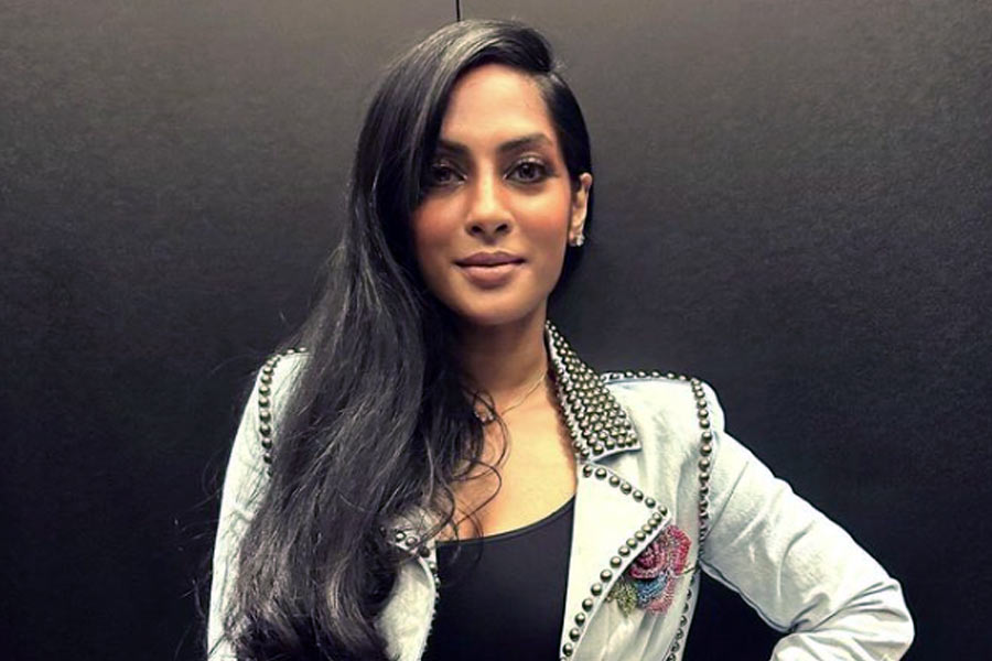 সাক্ষাৎকারে শ্রেয়া বলেছিলেন, ‘‘আমার এক বন্ধু আমাকে অভিনয়ে ফেরার অনুরোধ করেছিলেন। তাঁর কথা শুনে আমি প্রযোজনার কাজের সঙ্গে যুক্ত হই।’’